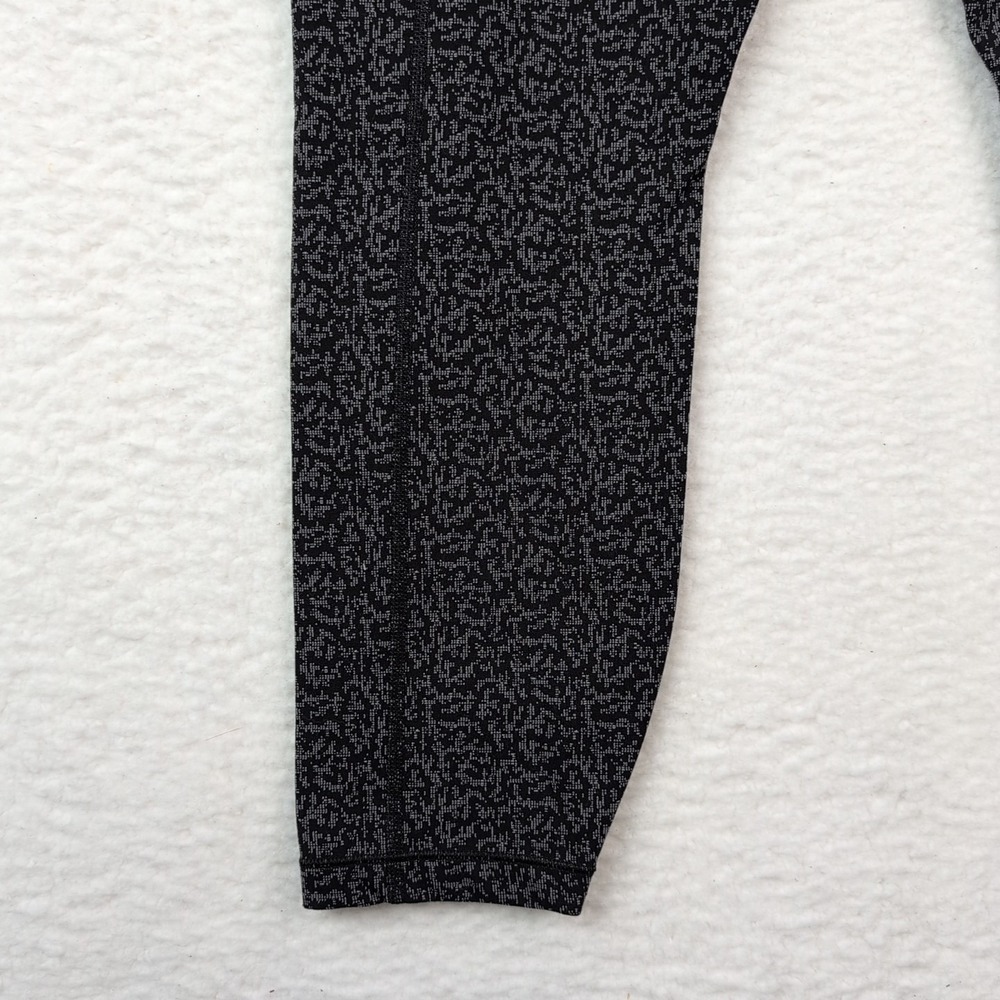 Athleta Ultimate‎ Stash Pocket 7/8 Textured Tight Women's Large Black White - Picture 6 of 9
